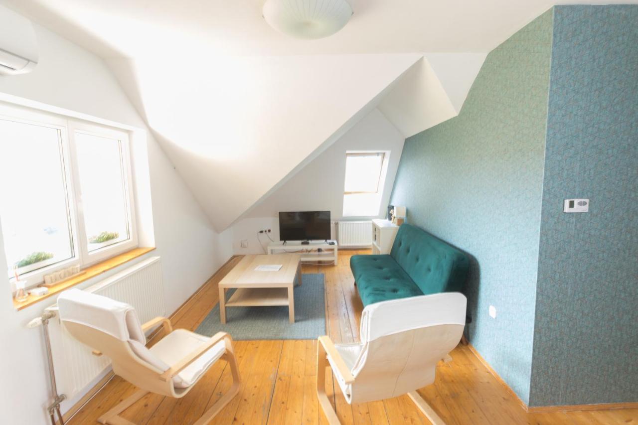 Hi-Bp Garden City Batsanyi Apartment 3 Rooms, Apartment Upstairs Near The City Train With Free Parking Budapest Extérieur photo