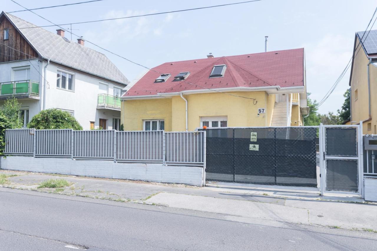 Hi-Bp Garden City Batsanyi Apartment 3 Rooms, Apartment Upstairs Near The City Train With Free Parking Budapest Extérieur photo